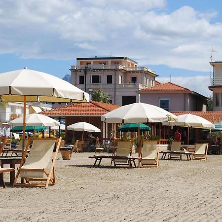 Villa Tina Hotel Βιαρέτζιο Εξωτερικό φωτογραφία